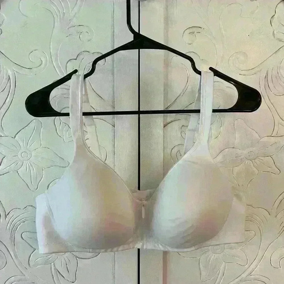 Vanity Fair Body Caress Full Coverage Wireless Bra 〰️ 42B 〰️ Style # 72335 - Picture 4 of 10